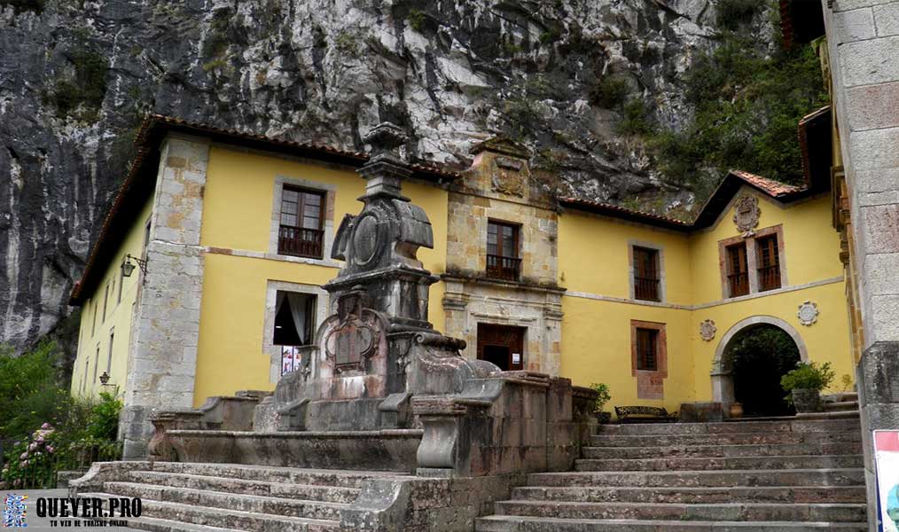 Colegiata de San Fernando em Covadonga