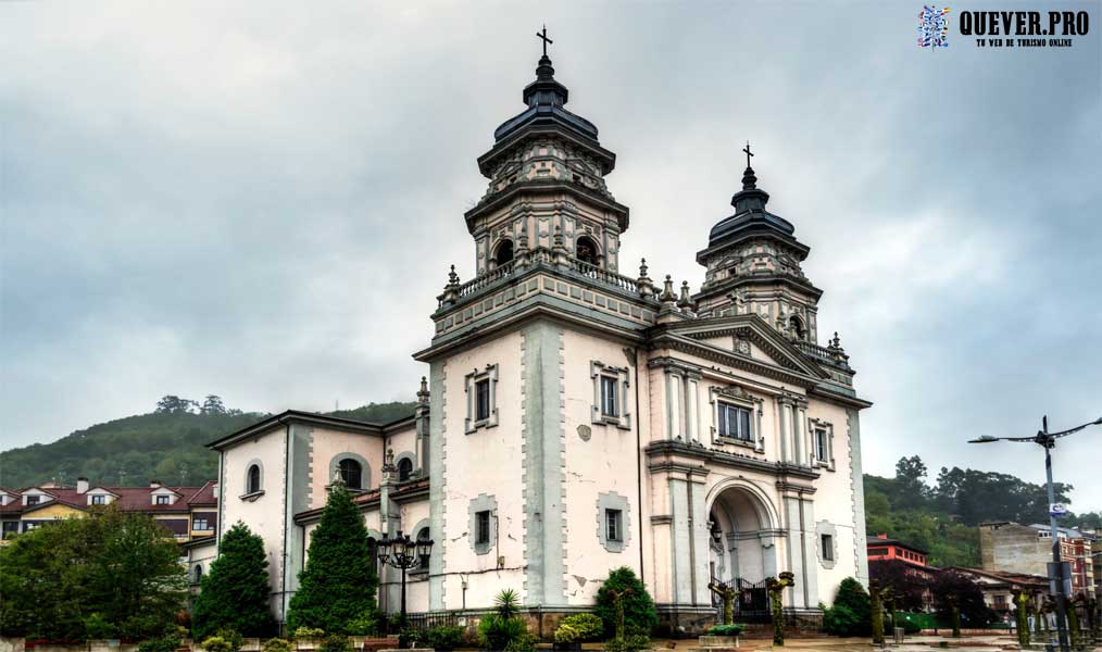 Iglesia San Juan Bautista en Mieres