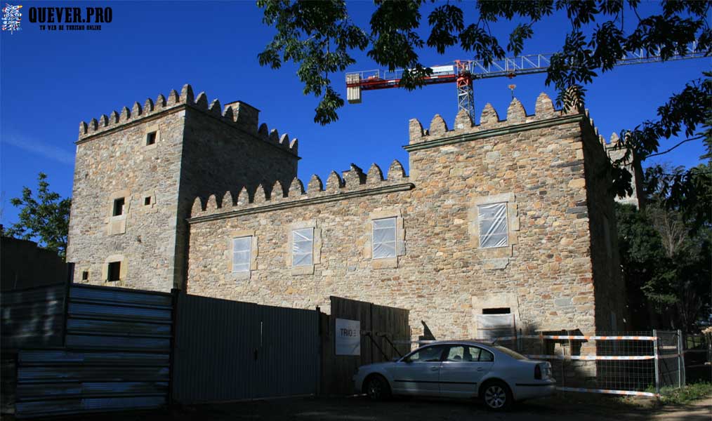 Palacio de las Cuatro Torres en Castropol