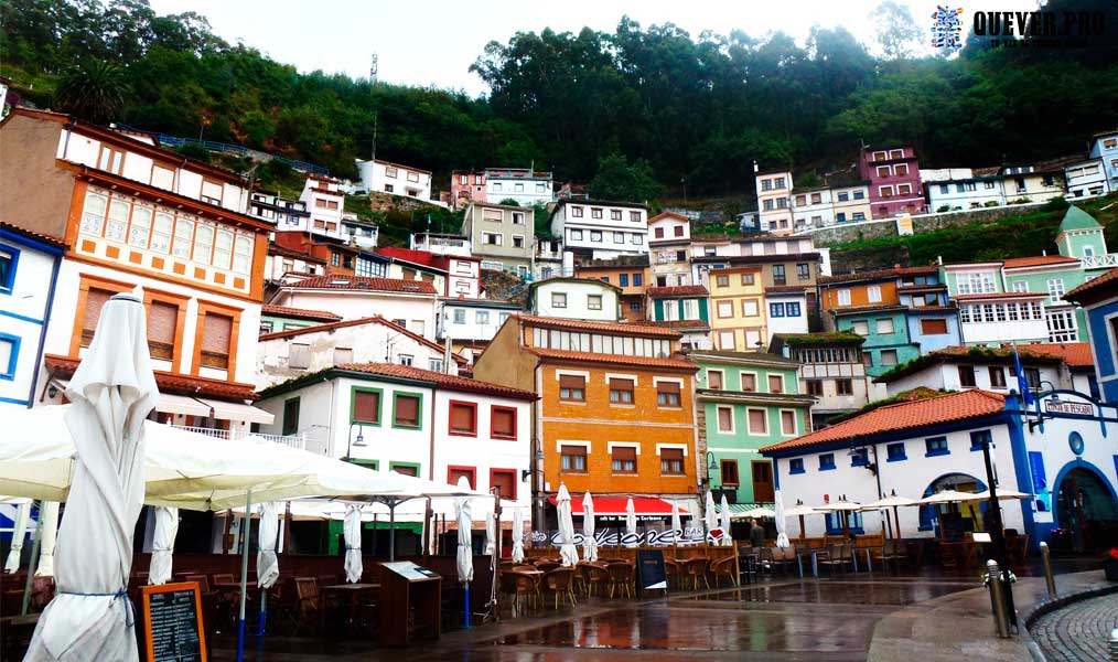 Plaza de la Marina y Anfiteatro Cudillero