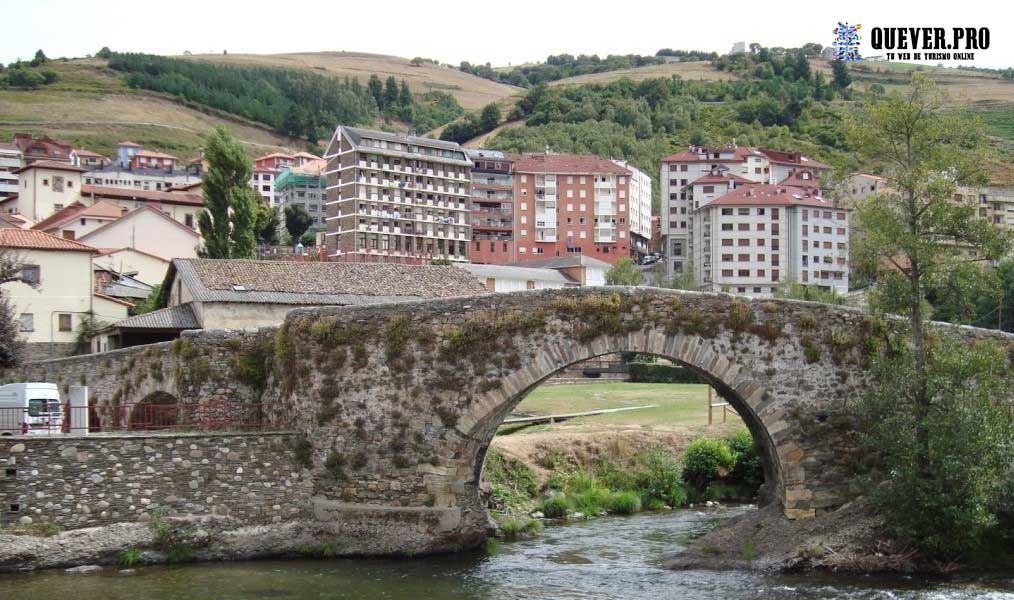 Puente Románico en Cangas del Narcea