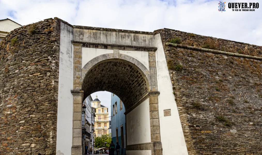 Puerta Campo Castelo